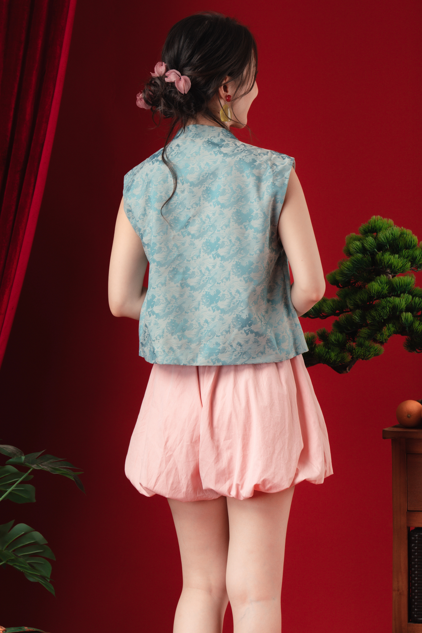 Aria Rouge Knot-Detail Brocade Vest in Blue