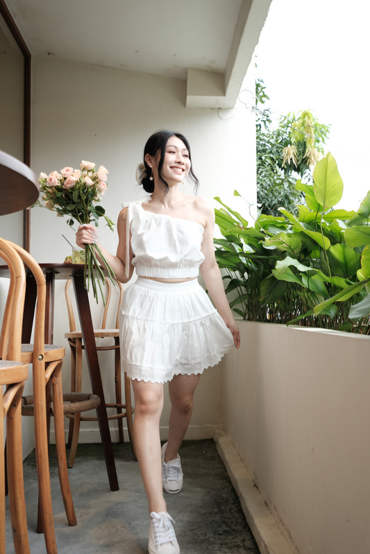 Sasha One-Shoulder Bow Crop Top in White