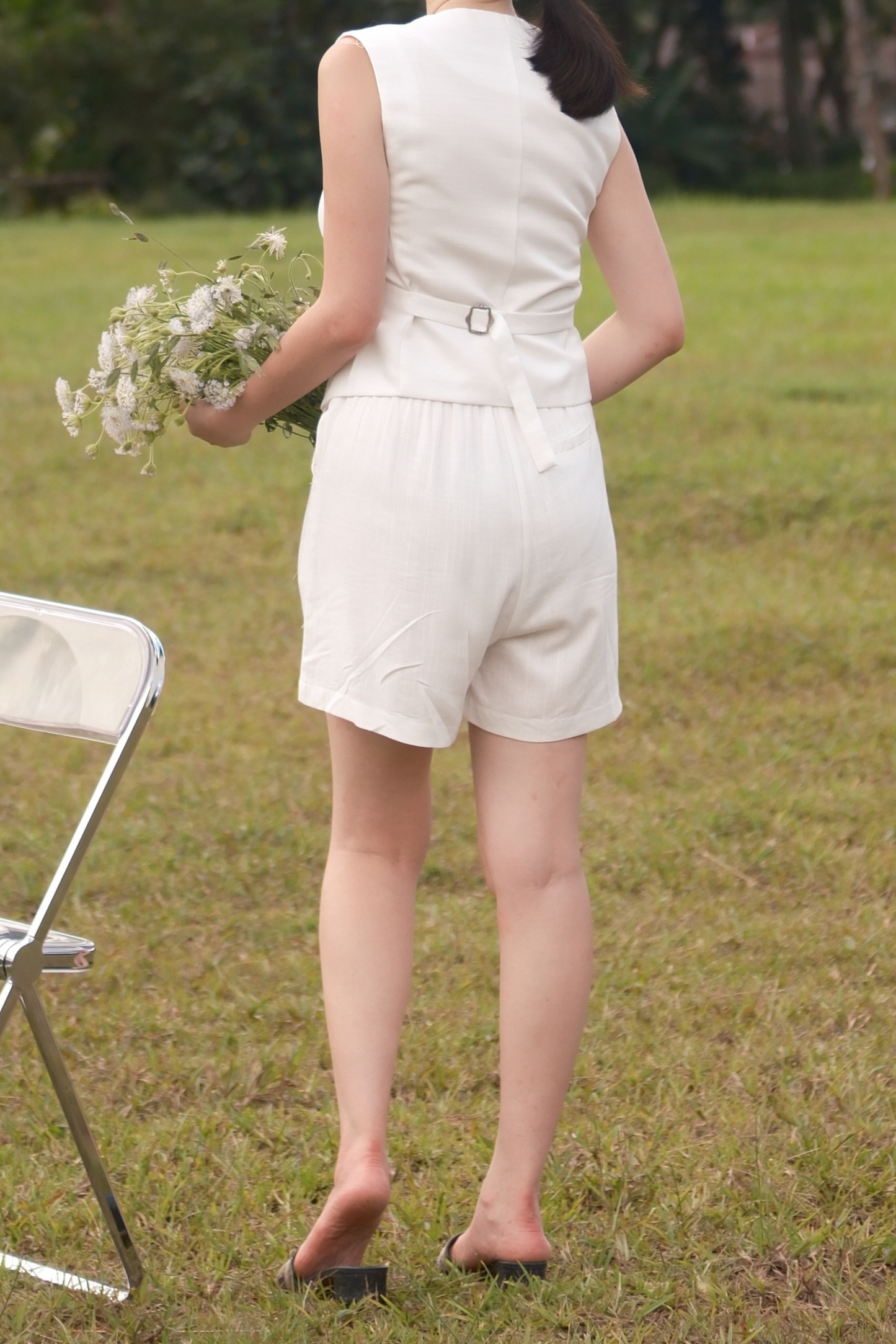 Colette High-Waisted Linen Shorts in Ivory