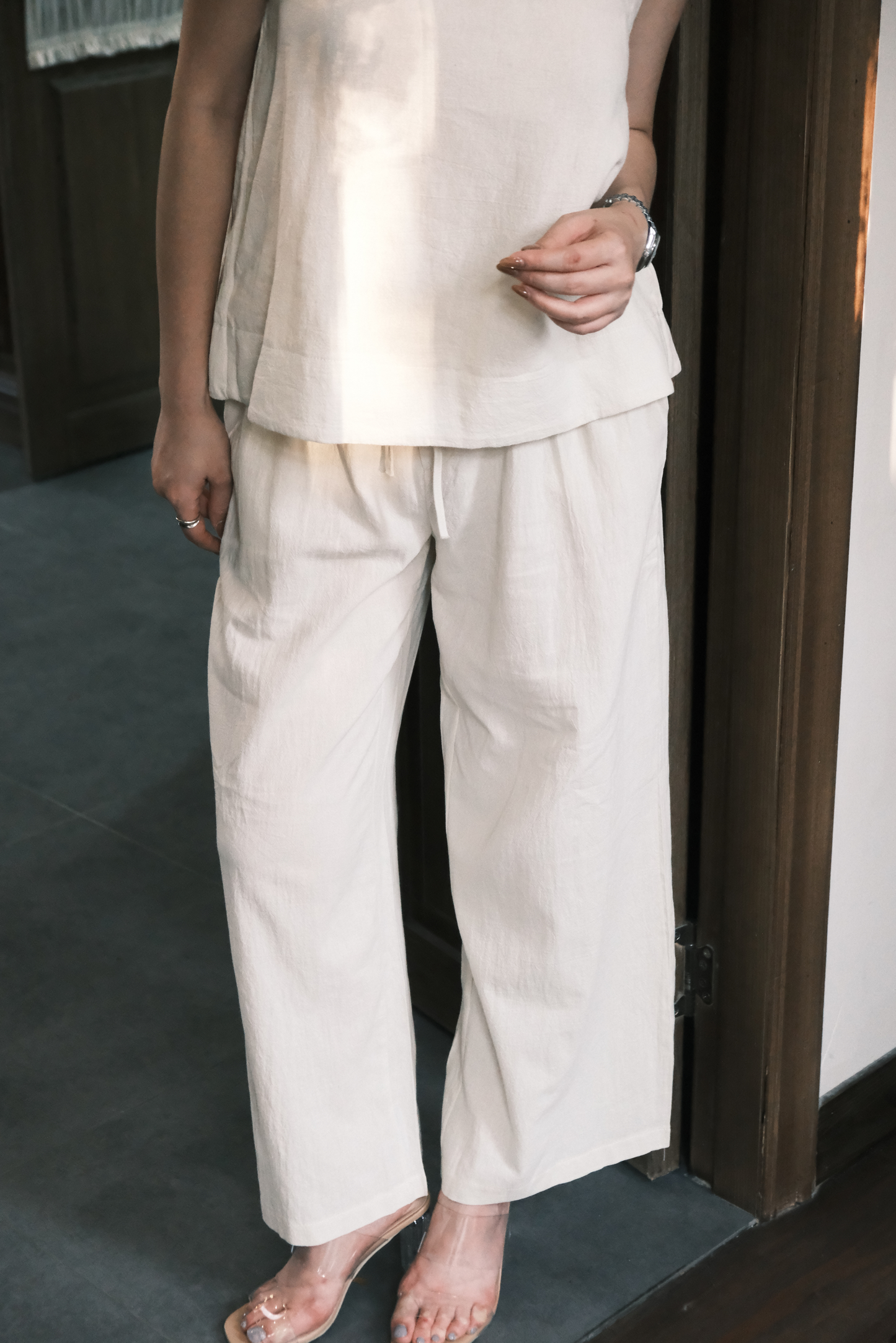 Serene Tie-Back Linen Tank & Relaxed Linen Wide-Leg Pants