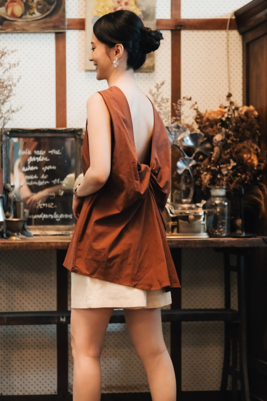 Inès Draped Back Knot Top in Coffee