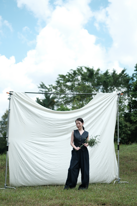 Olivia Buttoned Vest in Dark Blue