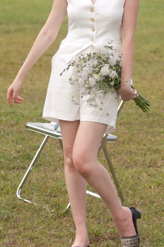 Colette High-Waisted Linen Shorts in Ivory