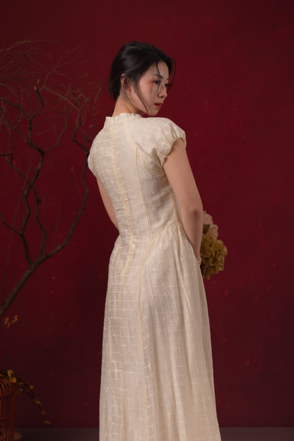 Élodie Grace Cheongsam Dress in Champagne