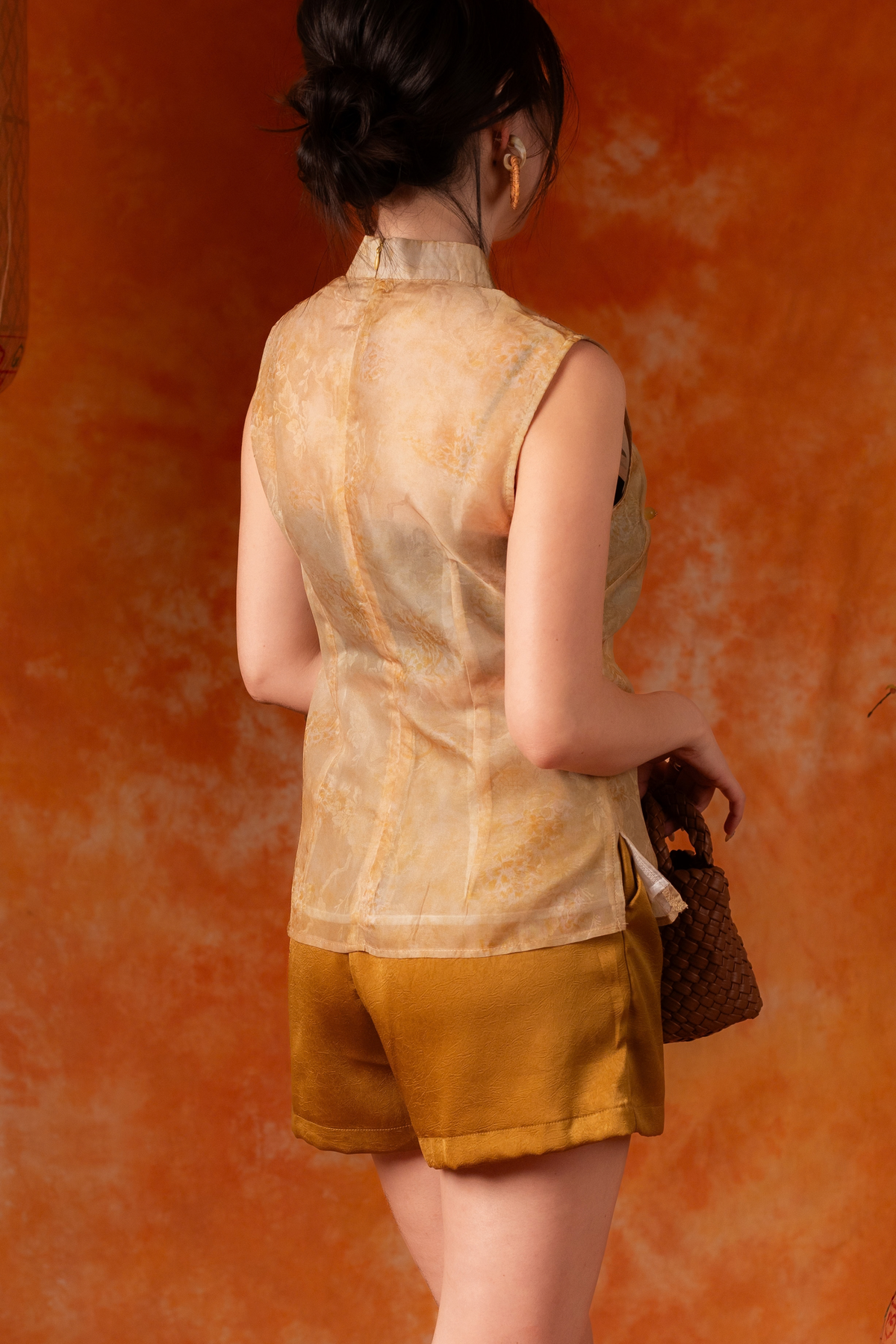 Arabella Sleeveless Cheongsam Top in Champagne