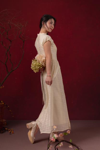 Élodie Grace Cheongsam Dress in Champagne