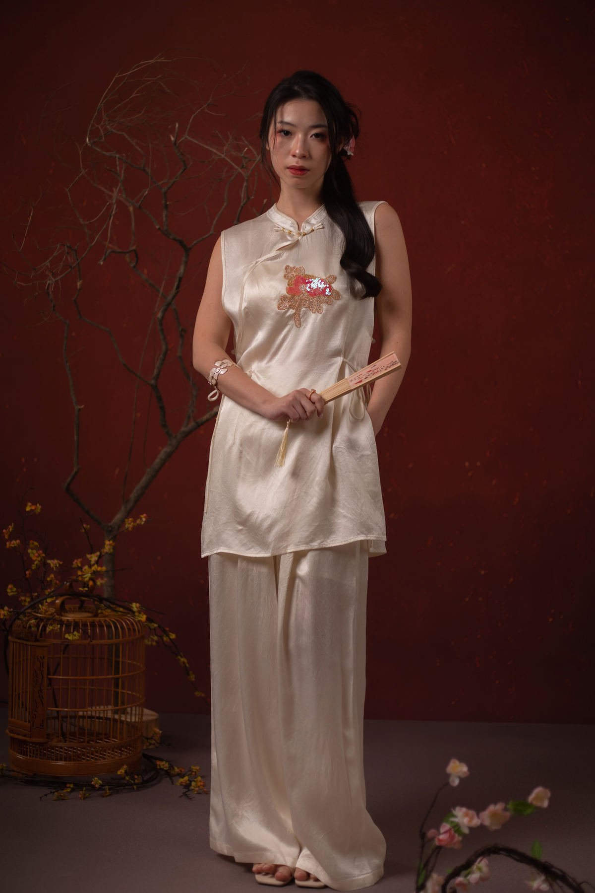 Selene Emblem Cheongsam Top & Pants Set in Ivory