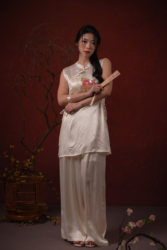 Selene Emblem Cheongsam Top & Pants Set in Ivory