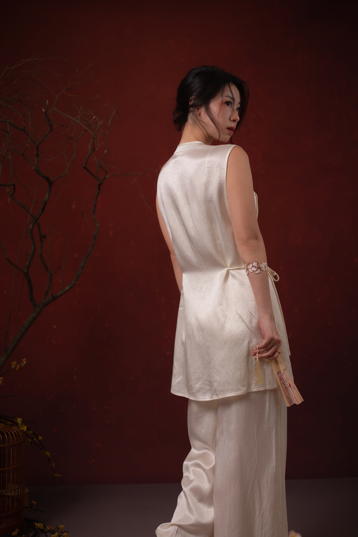 Selene Emblem Cheongsam Top & Pants Set in Ivory