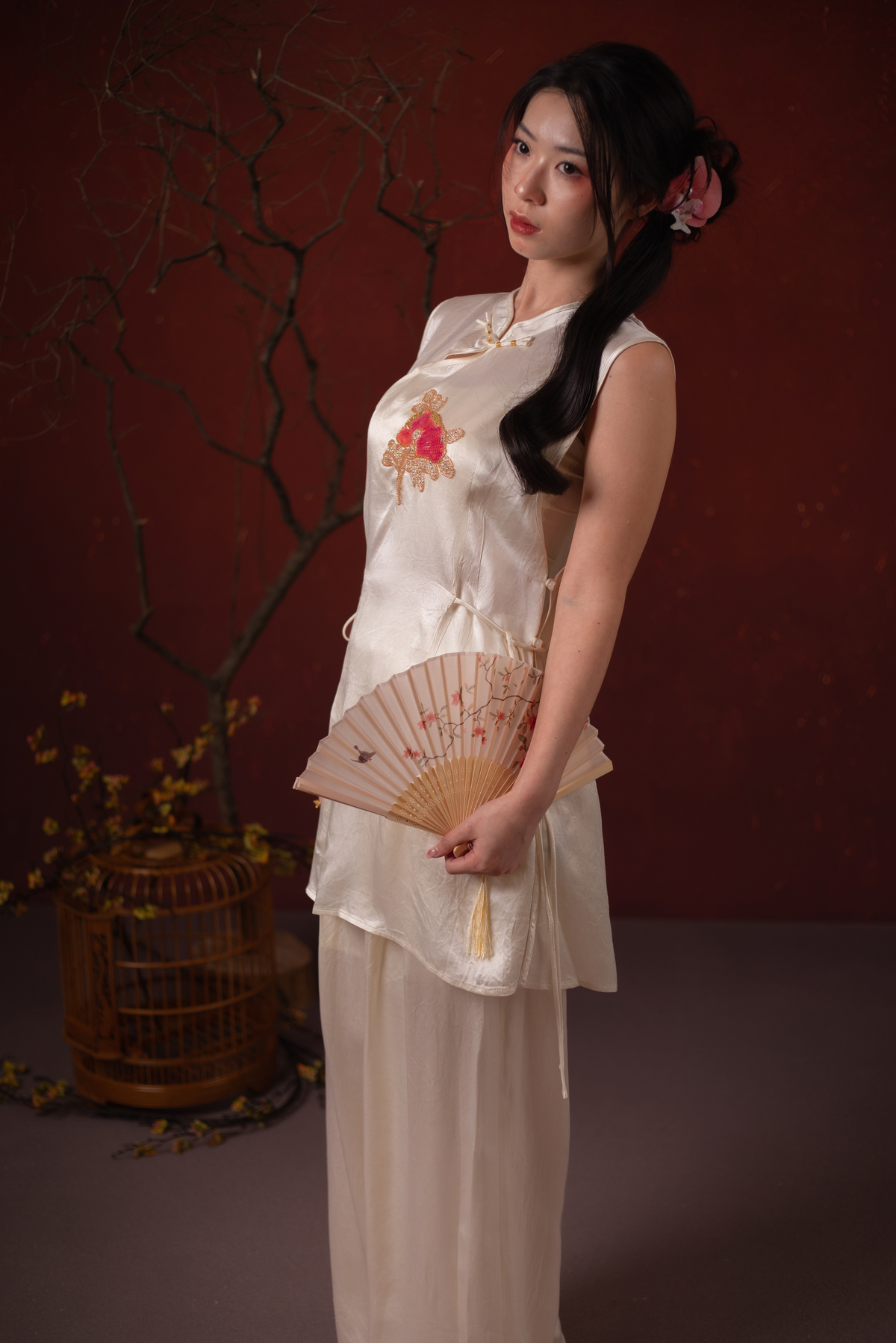 Selene Emblem Cheongsam Top & Pants Set in Ivory