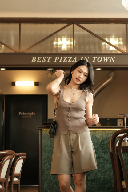 Avery Tailored Bermuda Shorts in Khaki