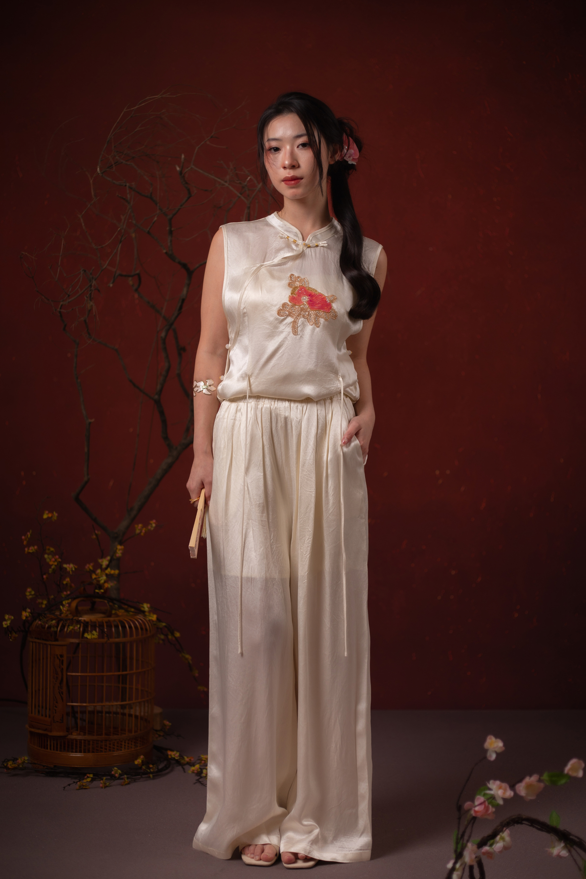 Selene Emblem Cheongsam Top & Pants Set in Ivory
