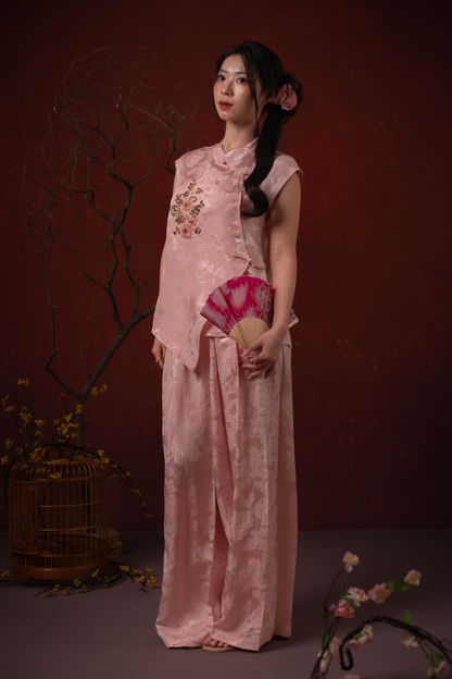Sabine Emblem Cheongsam Top & Pants Set in Blush Pink