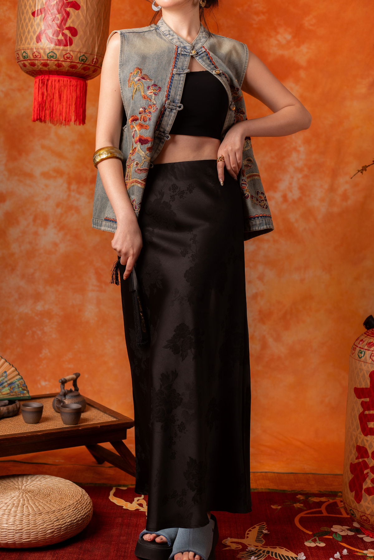 Zoreen Peony Maxi Skirt in Black