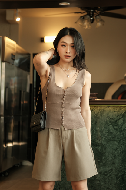 Avery Tailored Bermuda Shorts in Khaki