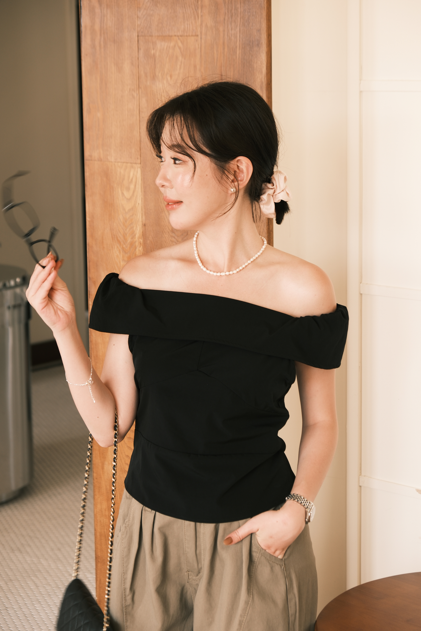 Léonie Off-Shoulder Folded Top in Black