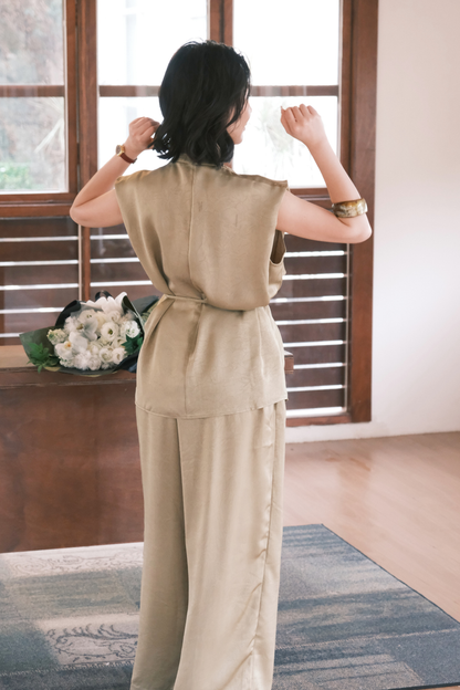 Olienne Satin Wrap Set in Green