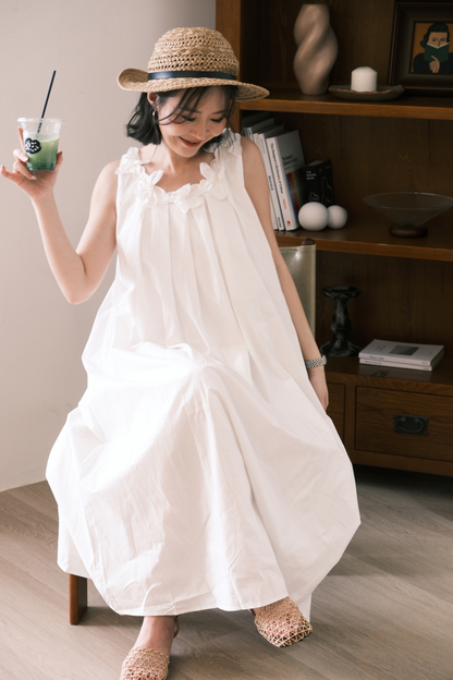Elara Flowy Maxi Dress
