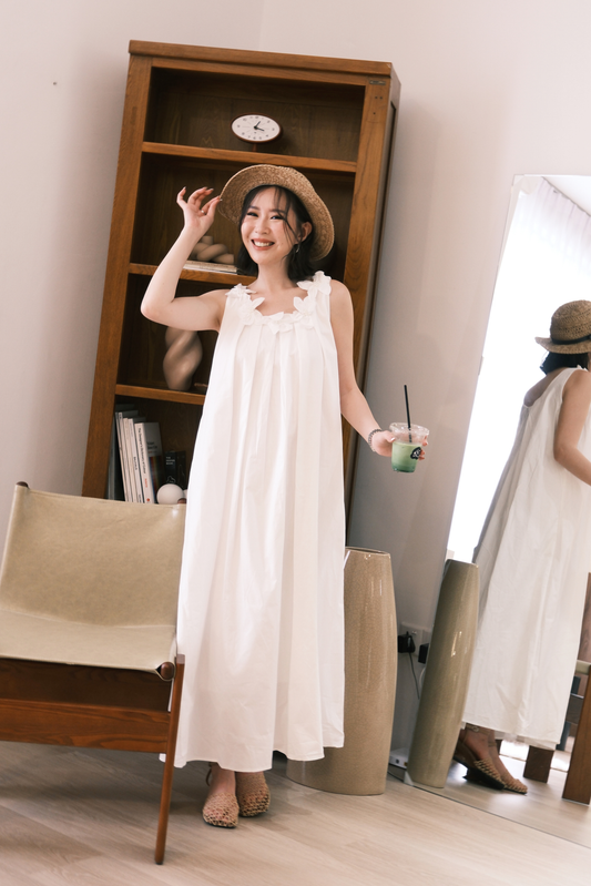 Elara Flowy Maxi Dress