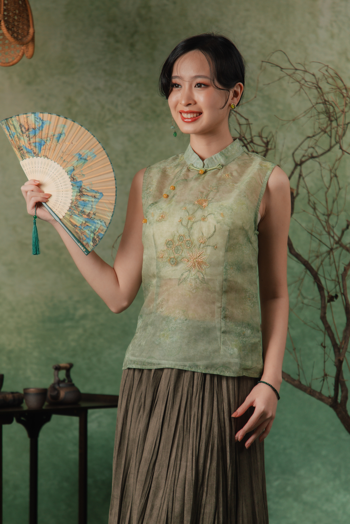 Arabella Sleeveless Cheongsam Top in Sage