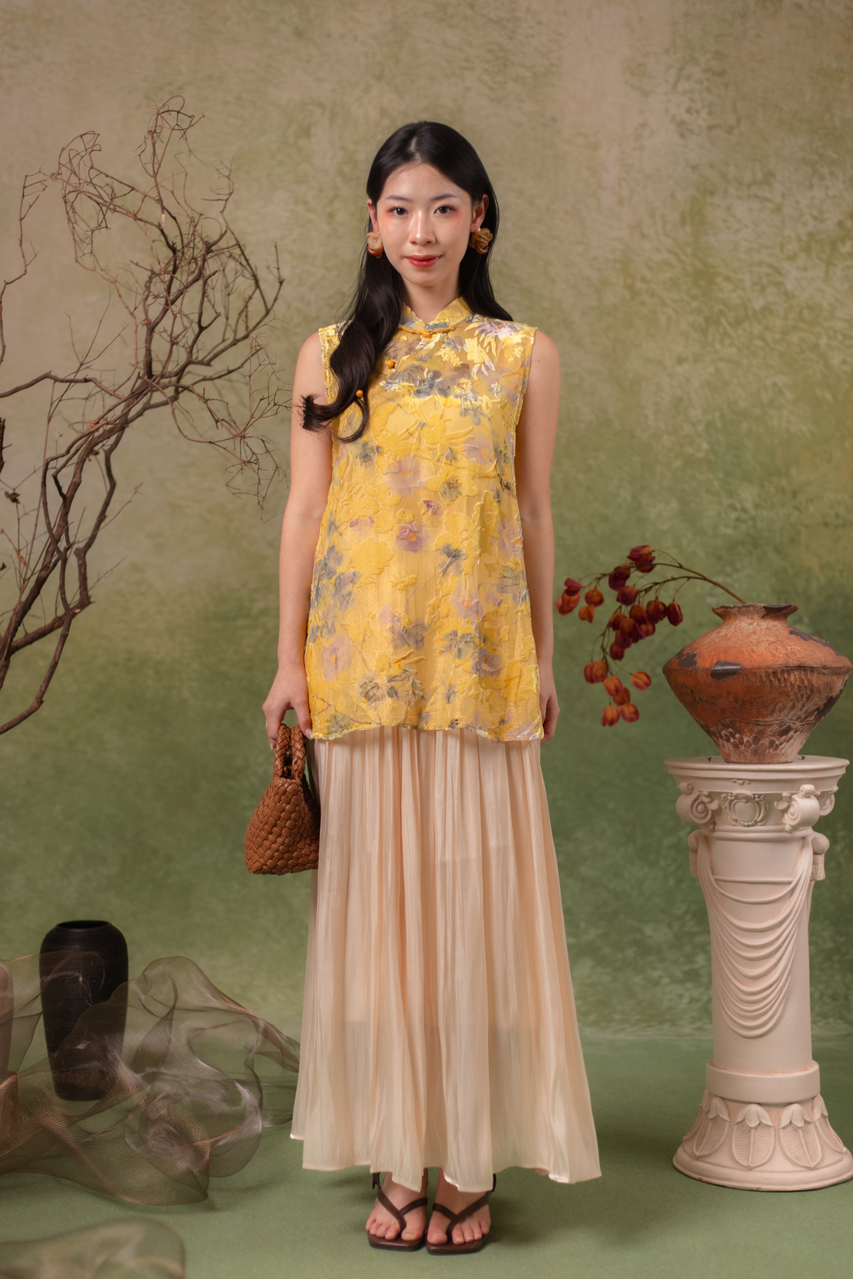 Chrysanthemum Sleeveless Cheongsam Top in Yellow