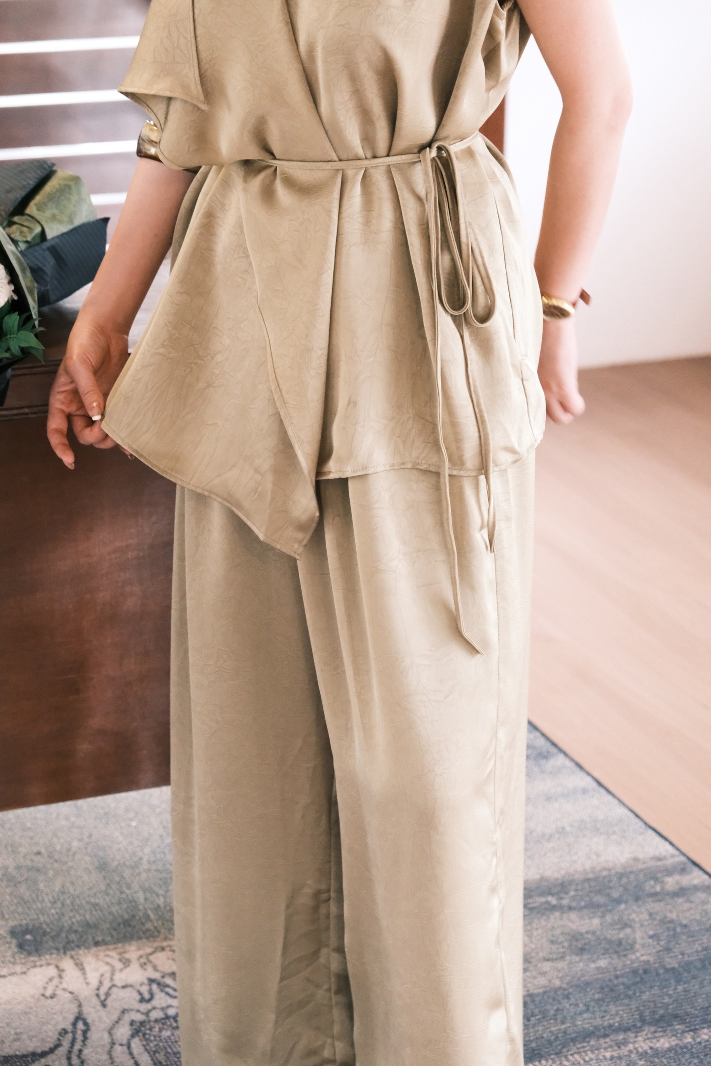 Olienne Satin Wrap Set in Green