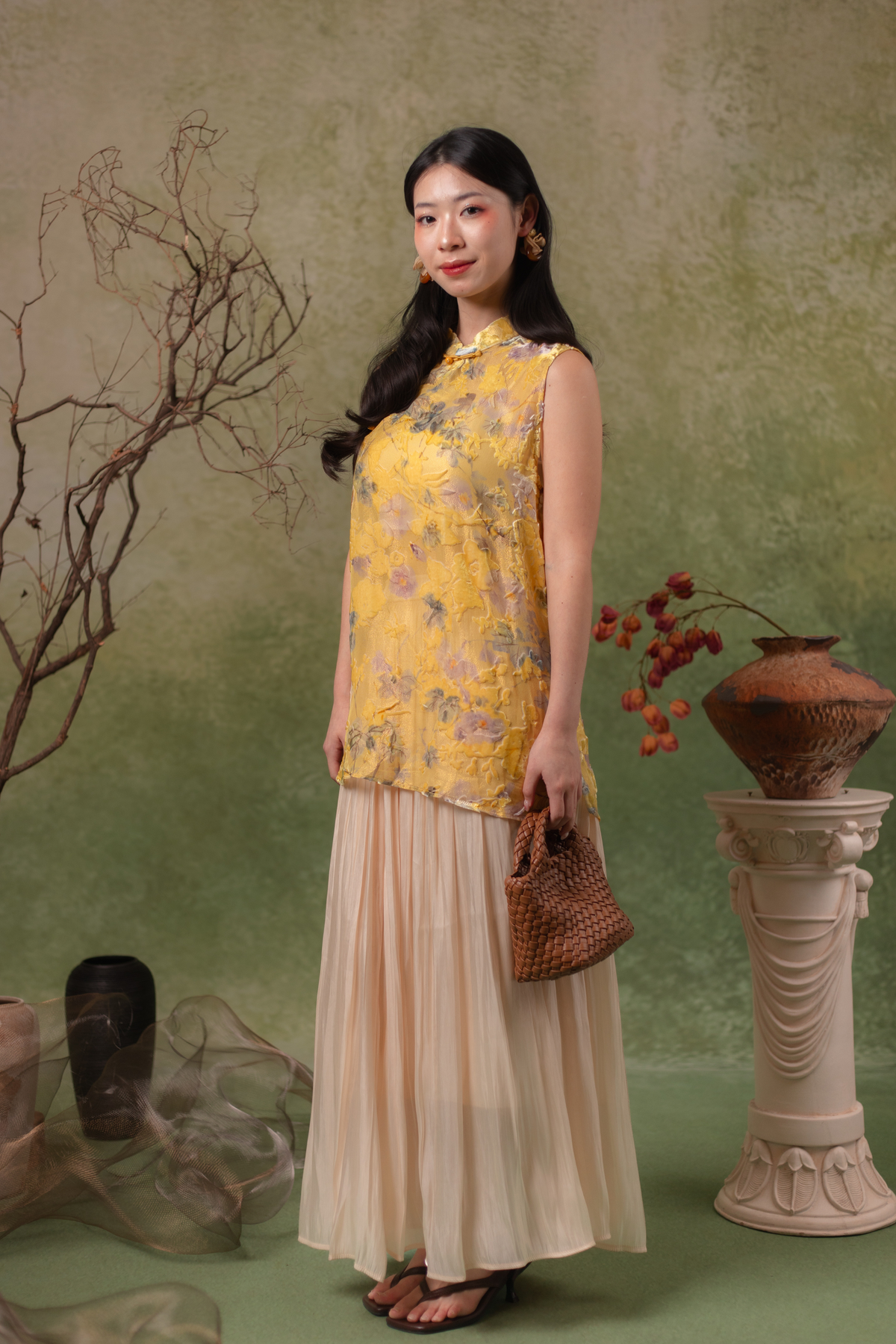 Chrysanthemum Sleeveless Cheongsam Top in Yellow
