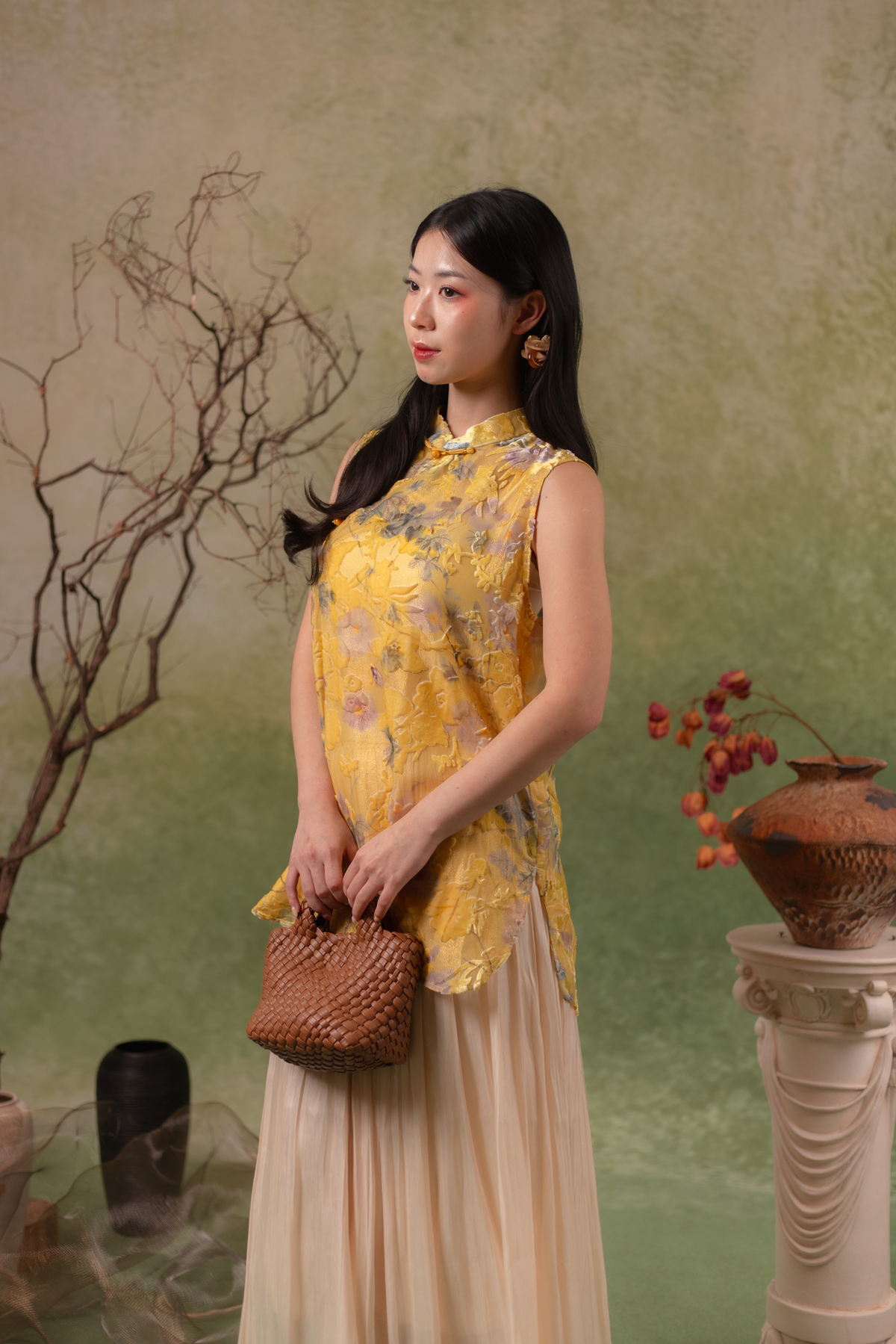 Chrysanthemum Sleeveless Cheongsam Top in Yellow