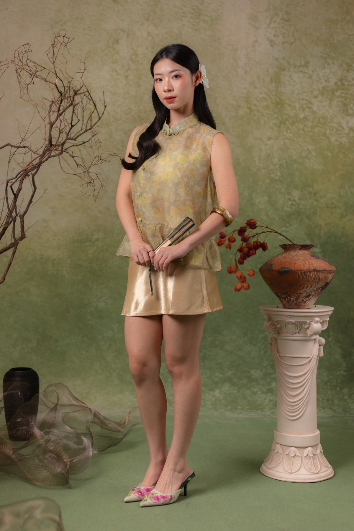 Dusk Vine Sleeveless Cheongsam Top in Green
