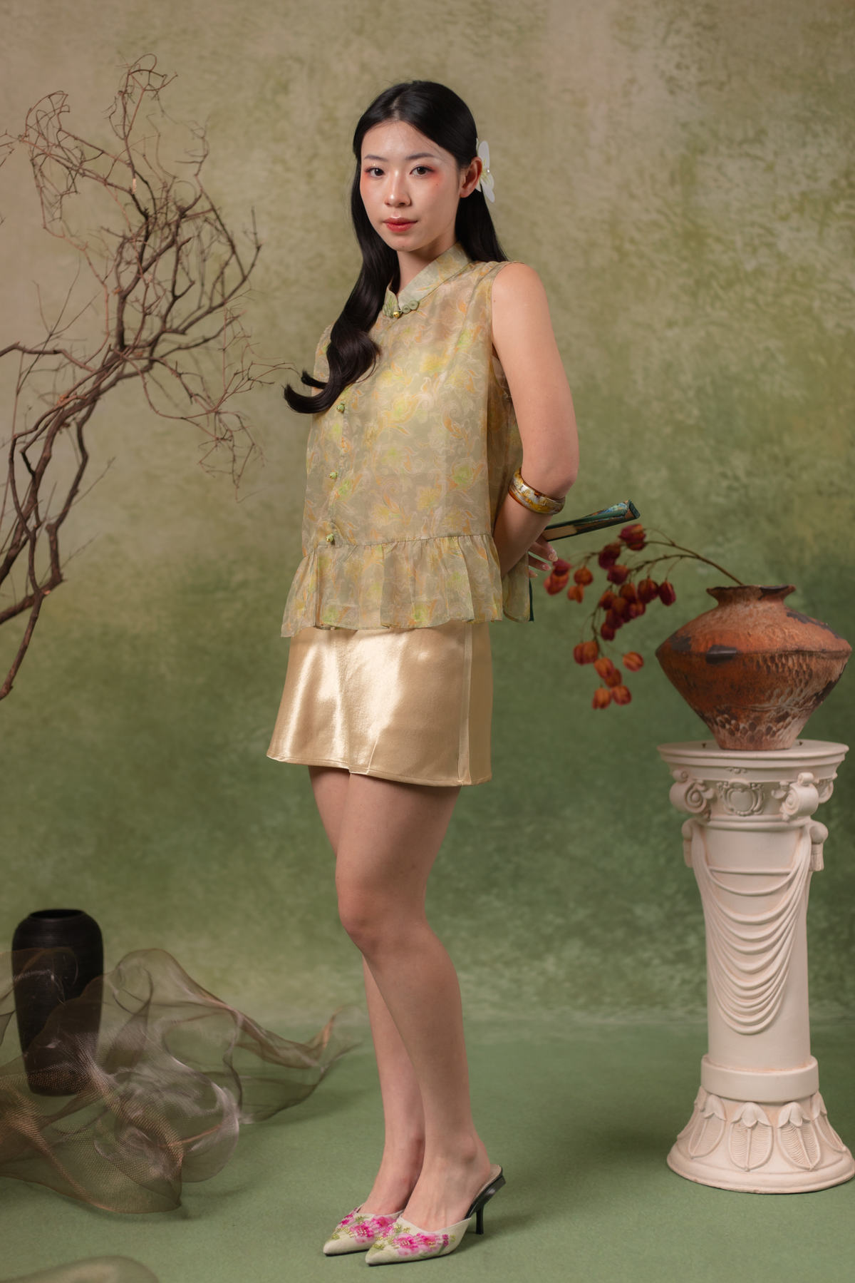 Dusk Vine Sleeveless Cheongsam Top in Green