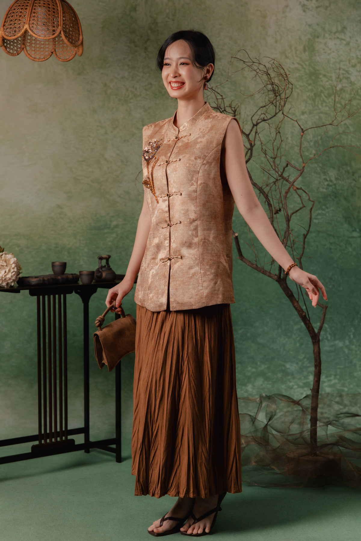 Leonelle Crinkle Pleat Skirt in Brown