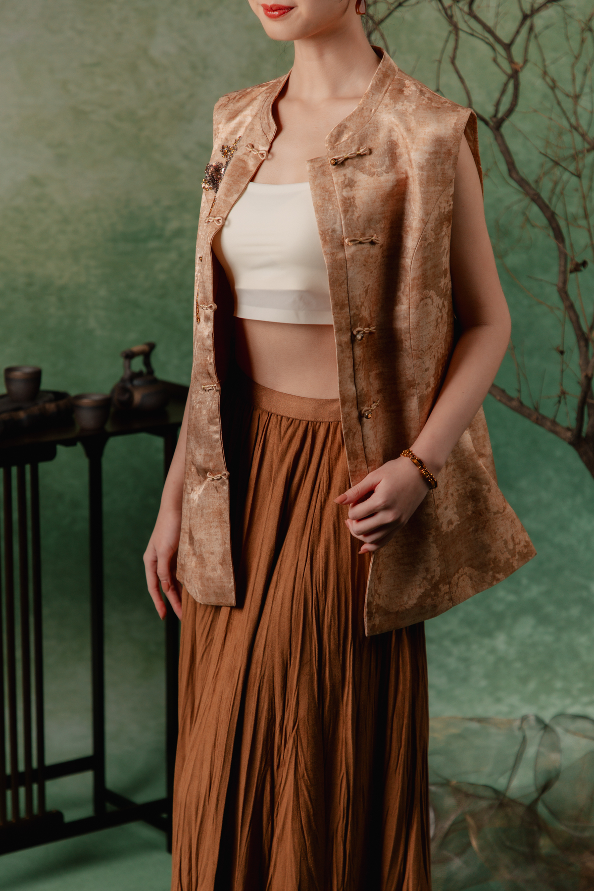 Leonelle Crinkle Pleat Skirt in Brown