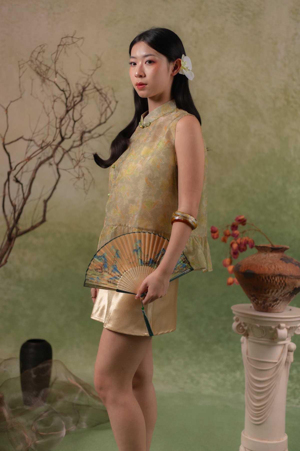 Dusk Vine Sleeveless Cheongsam Top in Green