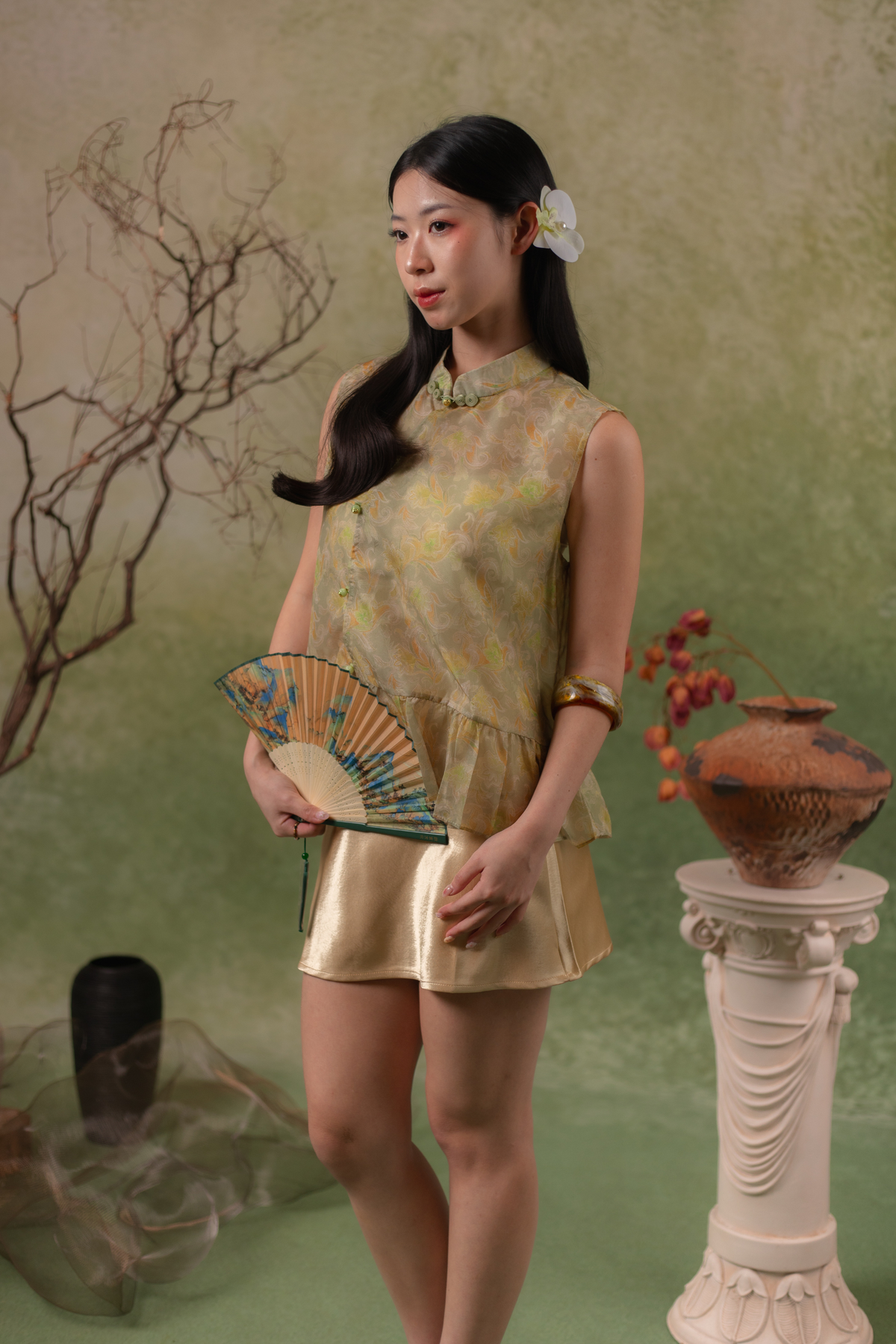 Dusk Vine Sleeveless Cheongsam Top in Green