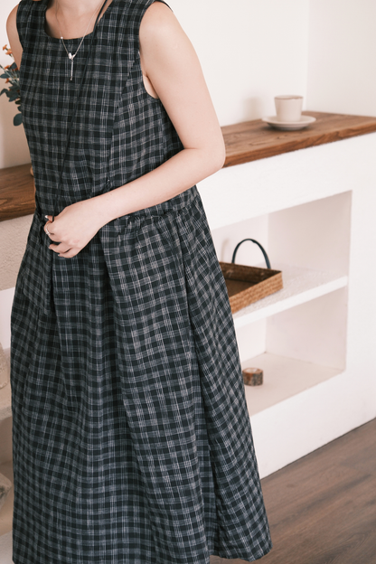 Elodie Plaid Midi Dress in Black