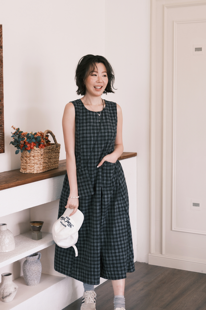 Elodie Plaid Midi Dress in Black