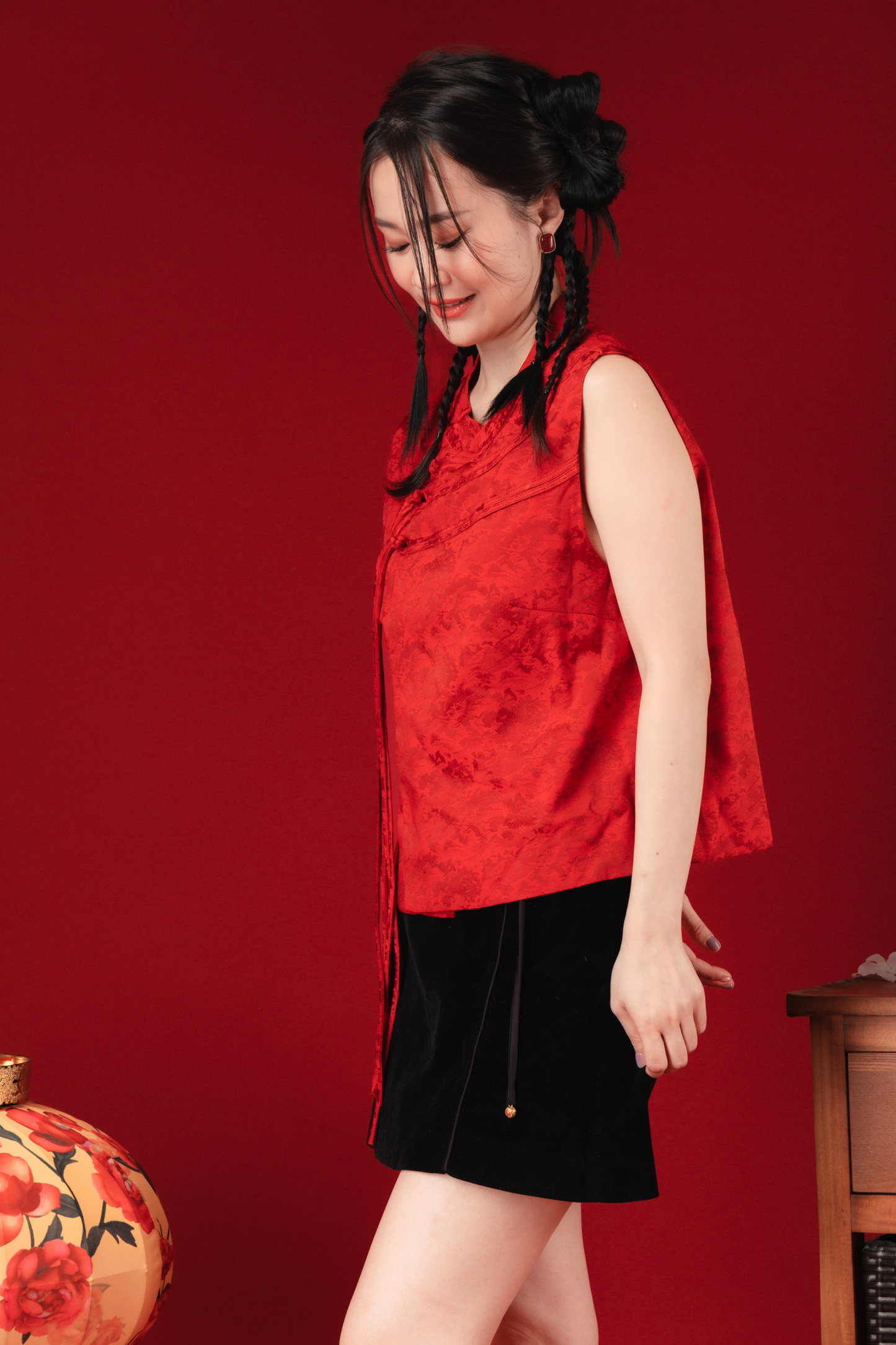 Aria Rouge Knot-Detail Brocade Vest in Red