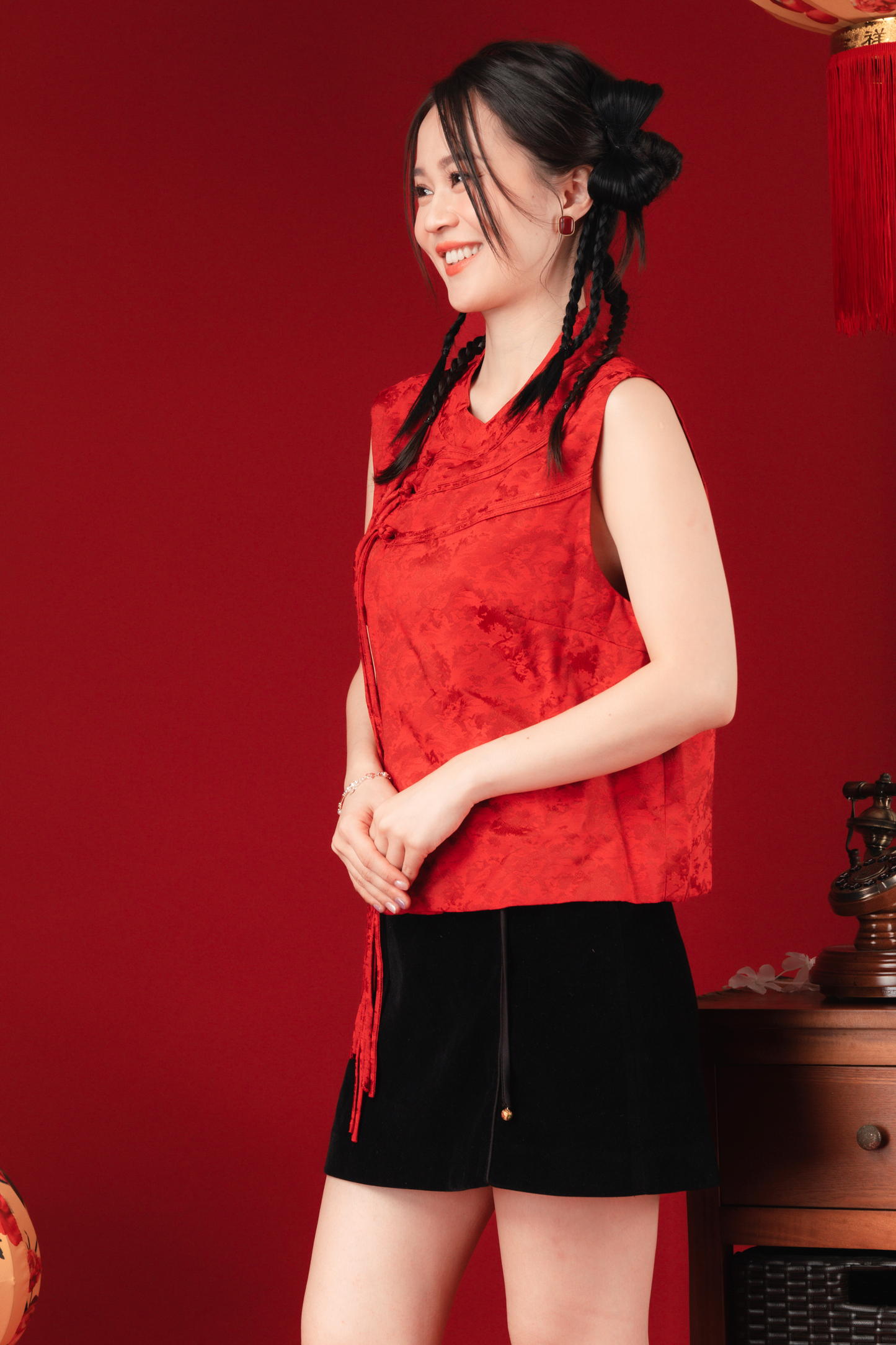 Aria Rouge Knot-Detail Brocade Vest in Red