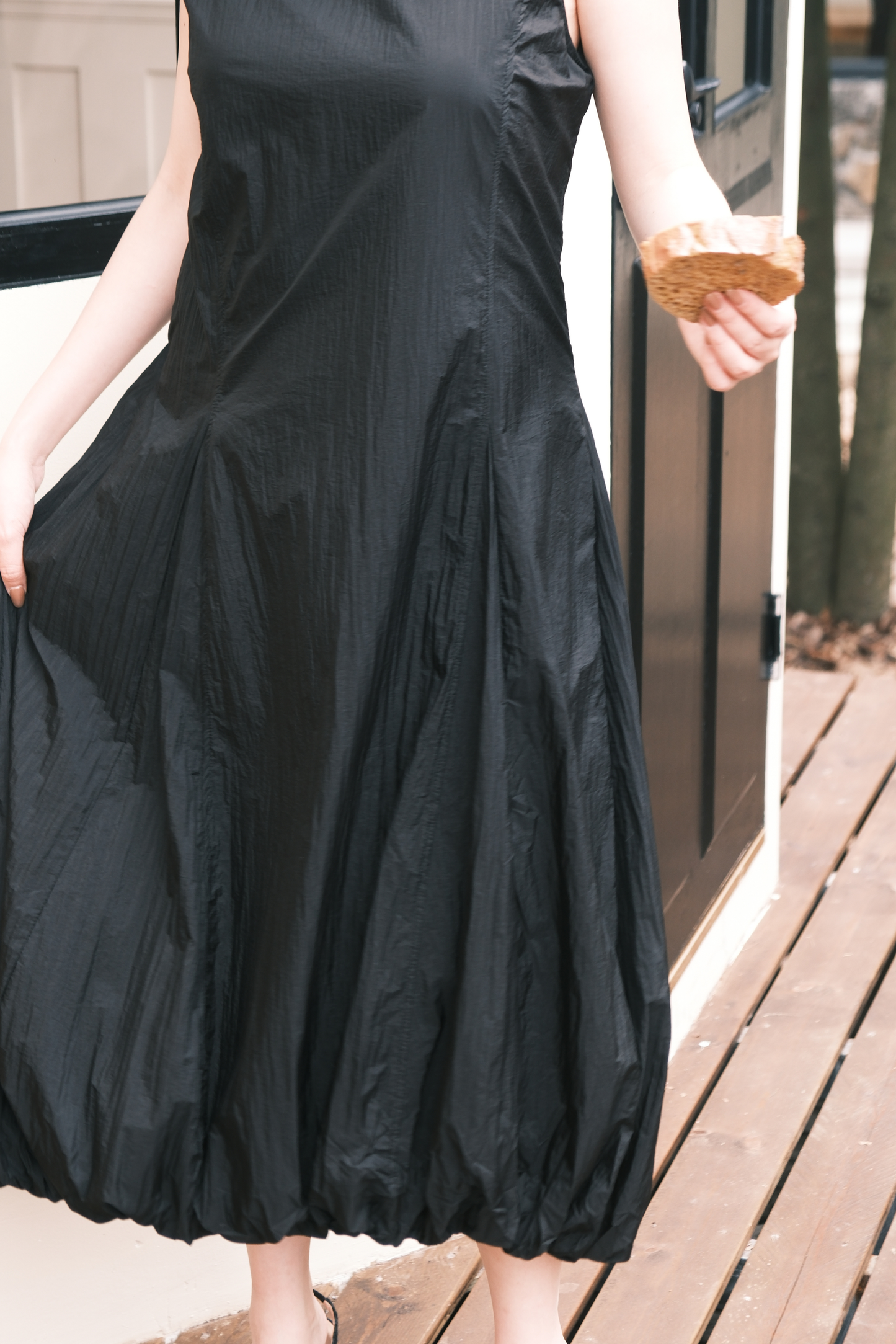 Amélie Cloud Hem Midi Dress in Black