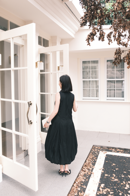 Amélie Cloud Hem Midi Dress in Black
