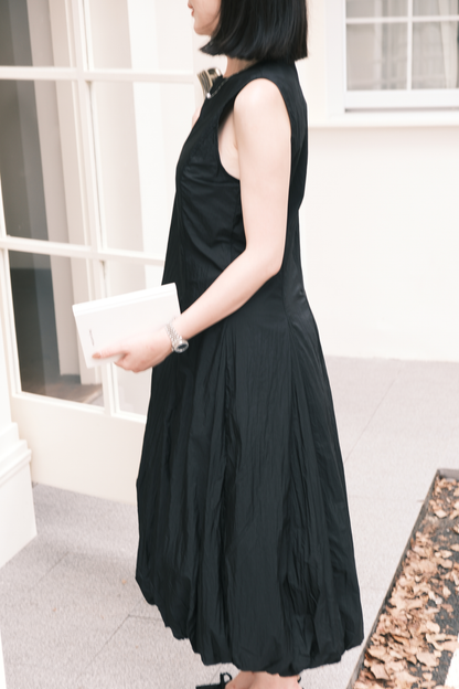 Amélie Cloud Hem Midi Dress in Black