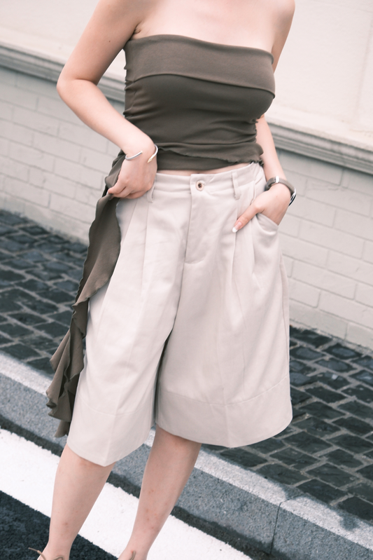 Aurelia Bermuda Shorts in Cream