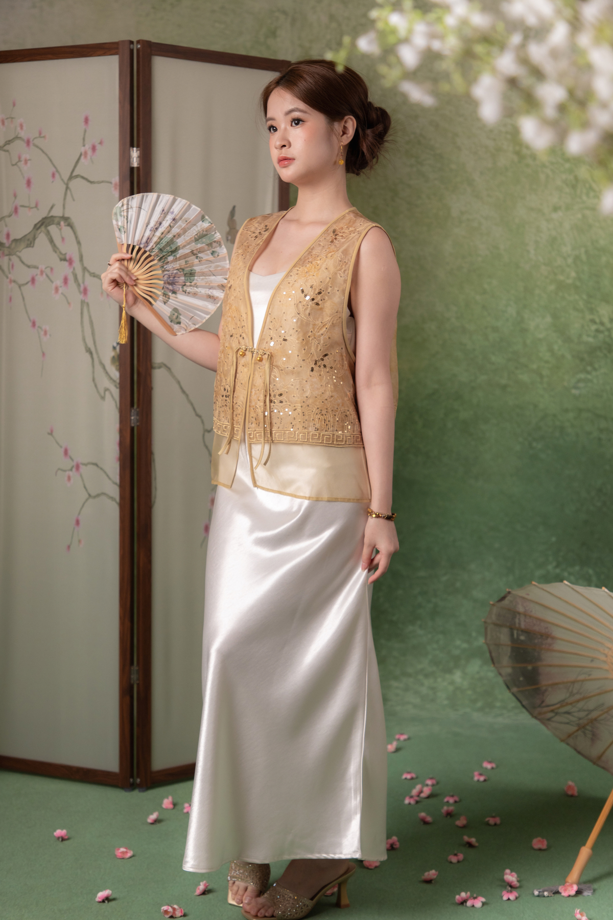 Gilded Sleeveless Cheongsam Top in Gold