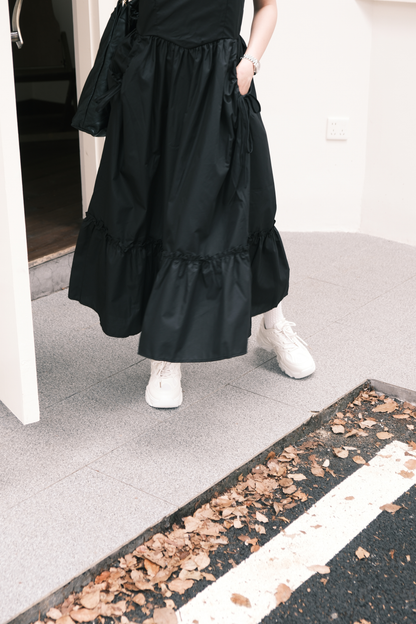 Éloise Ruffled Maxi Dress in Black