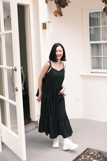 Éloise Ruffled Maxi Dress in Black