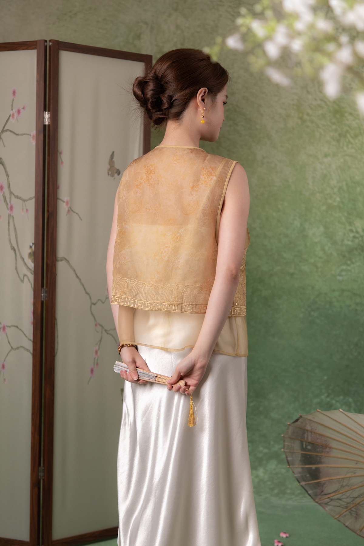 Gilded Sleeveless Cheongsam Top in Gold