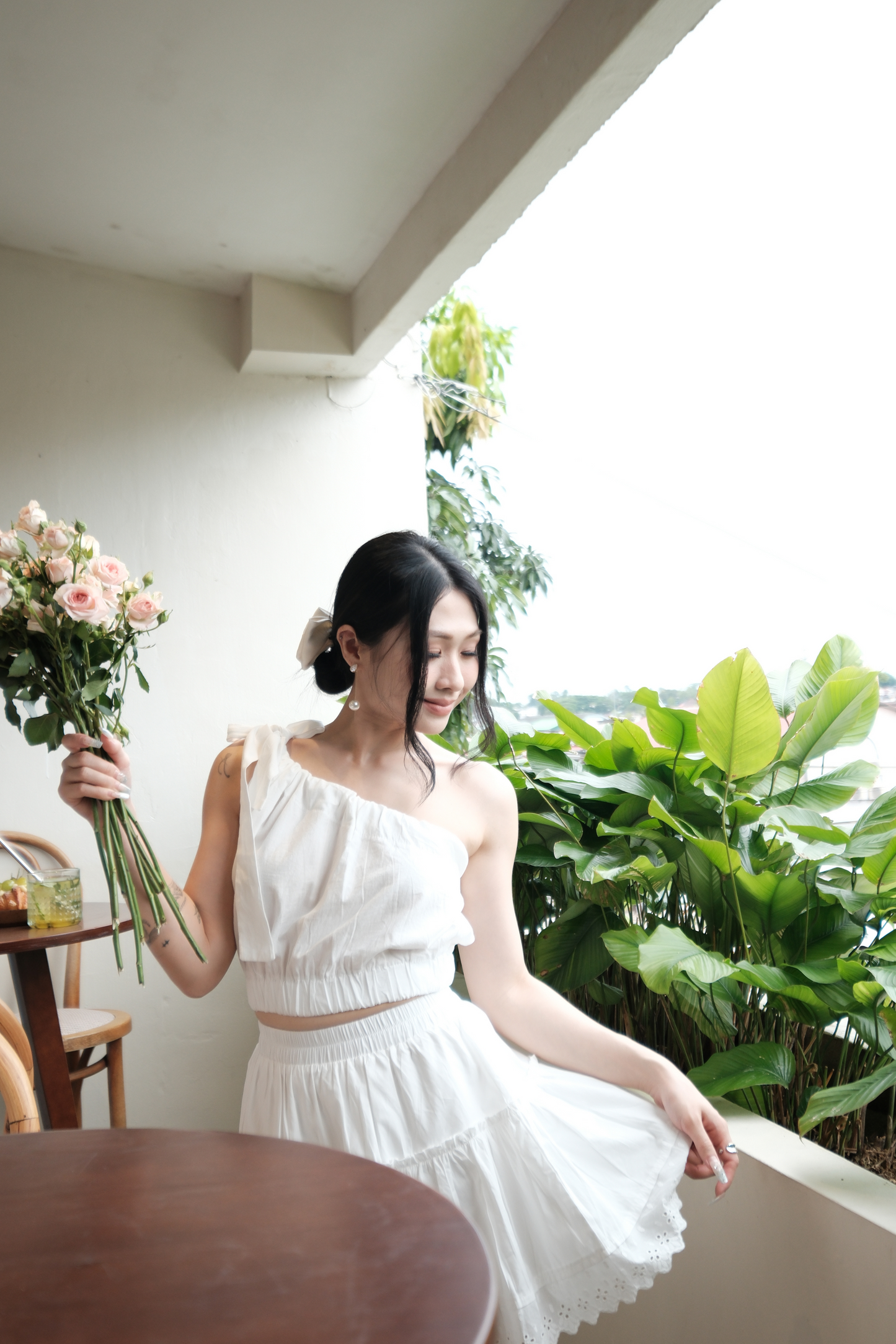 Sasha One-Shoulder Bow Crop Top in White