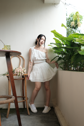 Sasha One-Shoulder Bow Crop Top in White