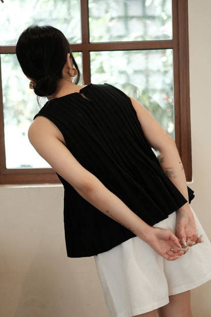 Margaux Pleated Swing Blouse in Black