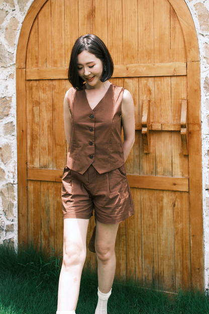 Violette Tailored Shorts in Khaki